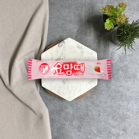 [빙그레] 요맘때딸기 3개